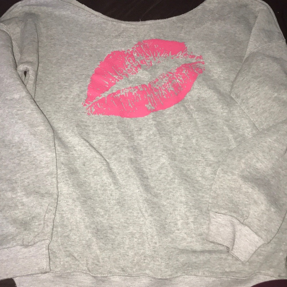 Grey sweatshirt